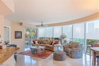 Photo #4: 2577973 Listing