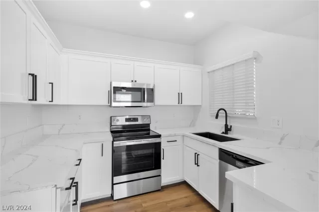 MLS: 2577995 Condo For Sale