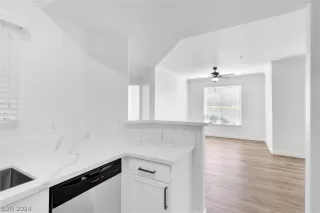 Photo #1: 2577995 Listing