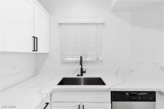 Photo #2: 2577995 Listing