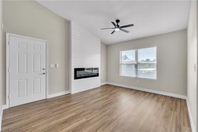 MLS: 2578001 Condo For Sale