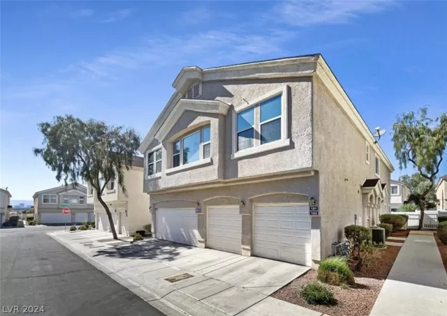 MLS: 2578010 Condo For Sale