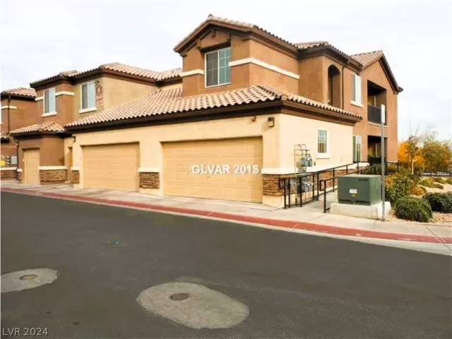 MLS: 2578013 Condo For Sale