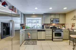 Photo #4: 2578066 Listing 