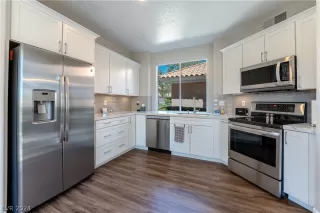 Photo #3: 2578111 Listing