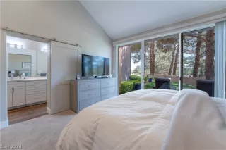 Photo #6: 2578111 Listing