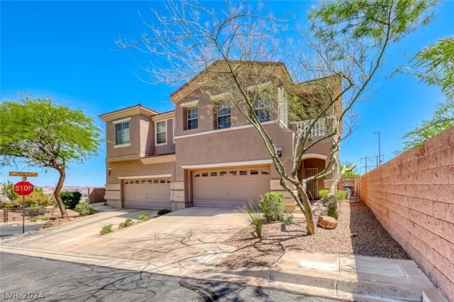 MLS: 2578150 Condo For Sale