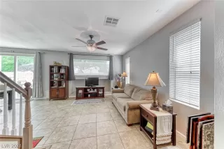 Photo #4: 2578150 Listing