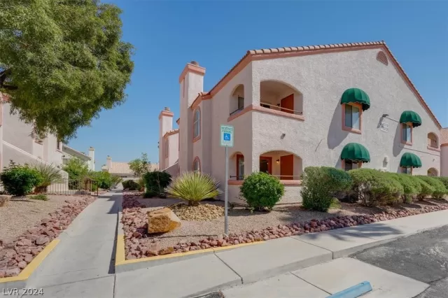 MLS: 2578168 Condo For Sale