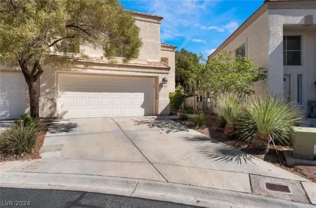 MLS: 2578177 Condo For Sale