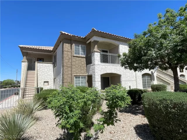 MLS: 2578187 Condo For Sale