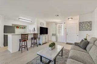 Photo #3: 2578200 Listing