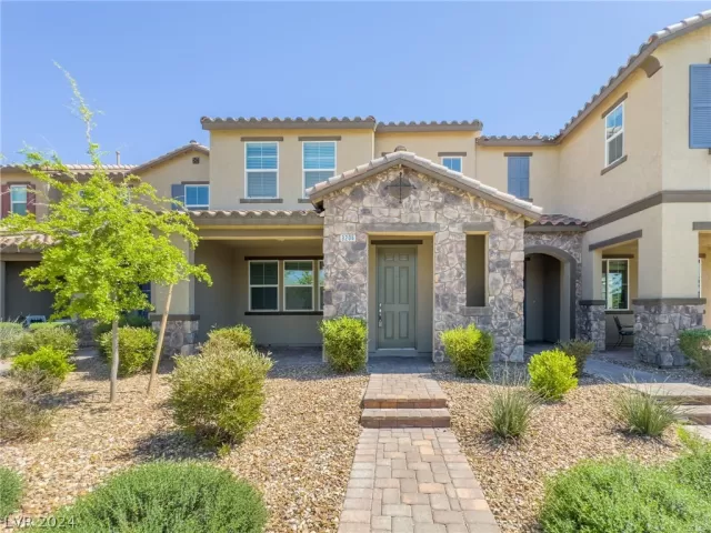 MLS: 2578202 Condo For Sale