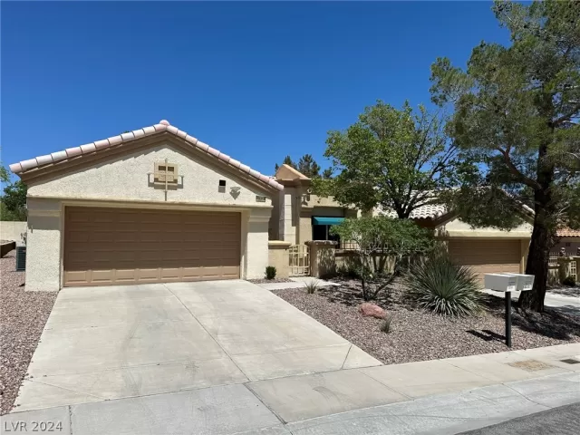 MLS: 2578230 Condo For Sale