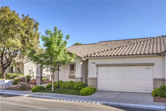 MLS: 2578290 Condo For Sale