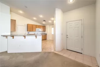 Photo #5: 2578290 Listing