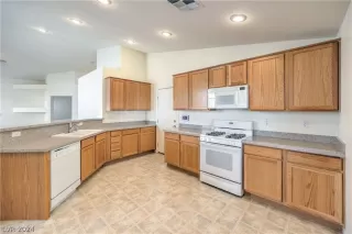 Photo #6: 2578290 Listing