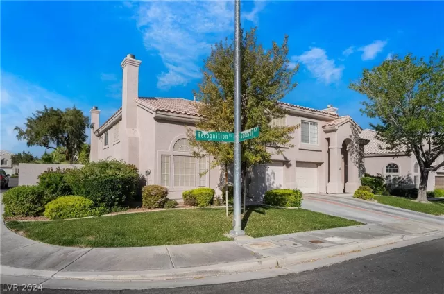 MLS: 2578328 Condo For Sale