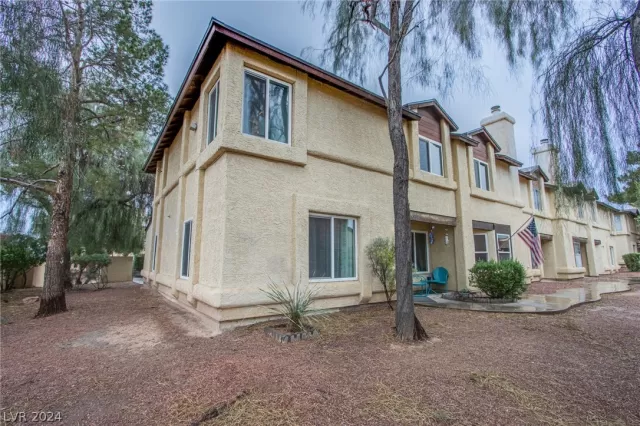 MLS: 2578353 Condo For Sale