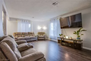 Photo #6: 2578353 Listing