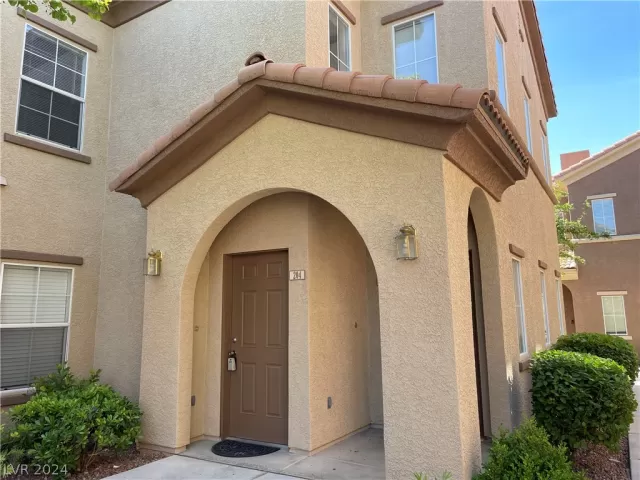 MLS: 2578358 Condo For Sale