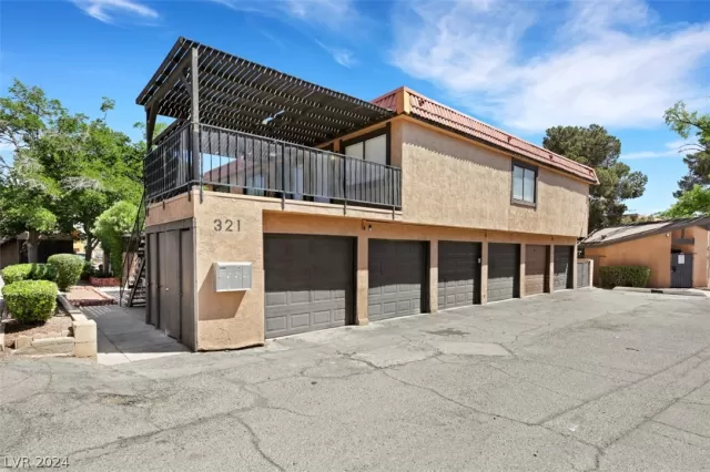 MLS: 2578361 Condo For Sale