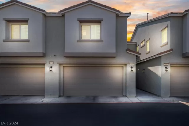 MLS: 2578381 Condo For Sale
