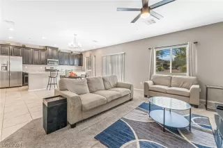 Photo #4: 2578381 Listing