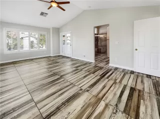 Photo #4: 2578384 Listing