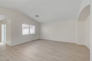 Photo #5: 2578409 Listing 