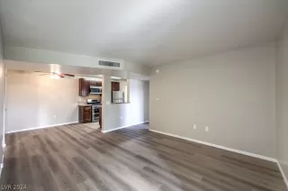 Photo #5: 2578427 Listing 