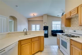 Photo #5: 2578439 Listing