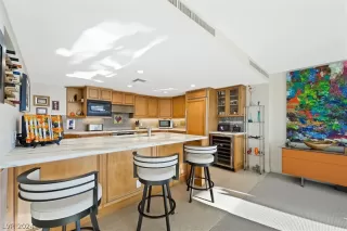 Photo #5: 2578465 Listing