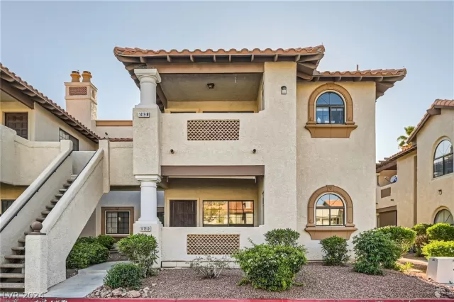 MLS: 2578510 Condo For Sale