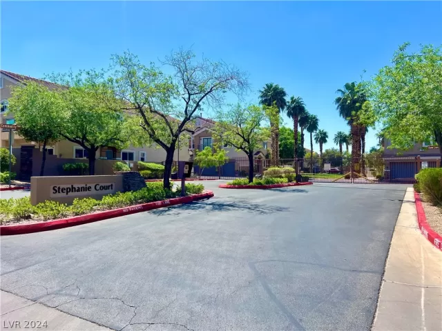 MLS: 2578530 Condo For Sale