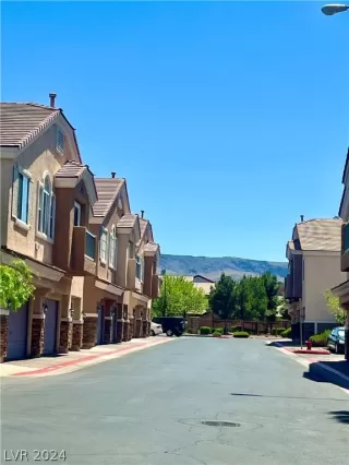 Photo #1: 2578530 Listing