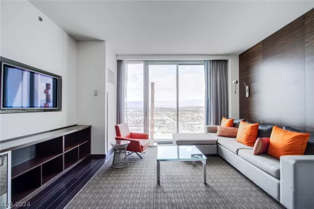 MLS: 2578550 Condo For Sale