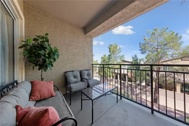 MLS: 2578554 Condo For Sale