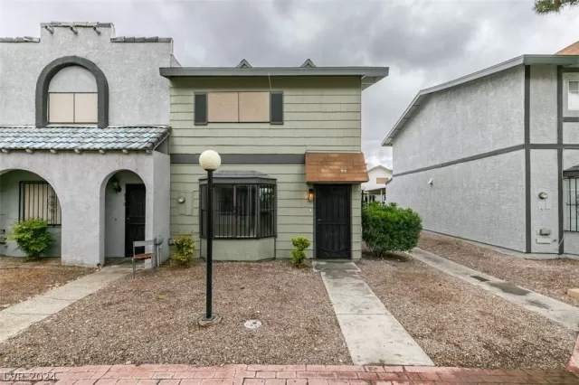 MLS: 2578597 Condo For Sale