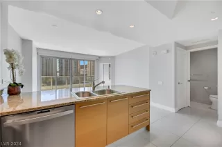 Photo #2: 2578601 Listing