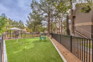 Photo #2: 2578605 Listing