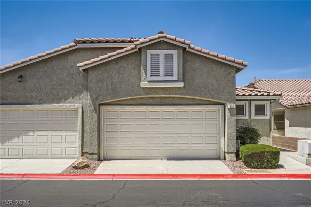 MLS: 2578632 Condo For Sale