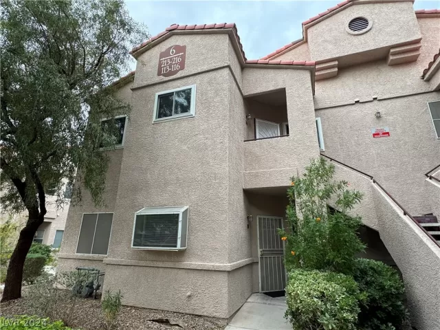 MLS: 2578661 Condo For Sale