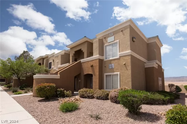 MLS: 2578678 Condo For Sale