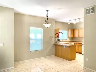 Photo #3: 2578701 Listing