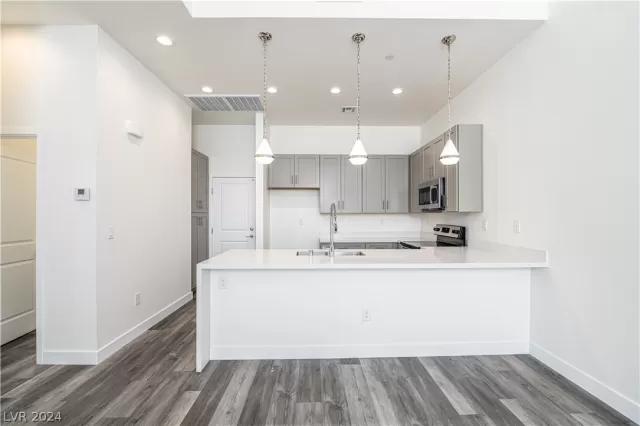 MLS: 2578717 Condo For Sale