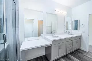 Photo #6: 2578717 Listing