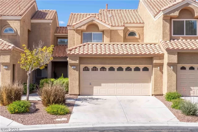 MLS: 2578730 Condo For Sale
