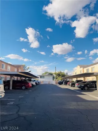 Photo #2: 2578743 Listing