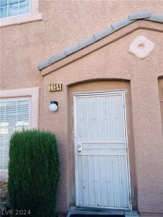 Photo #4: 2578743 Listing